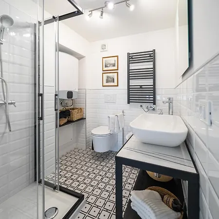 Couette-café Via Marconi 3*