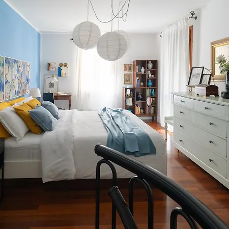 Via Marconi Couette-café 3*