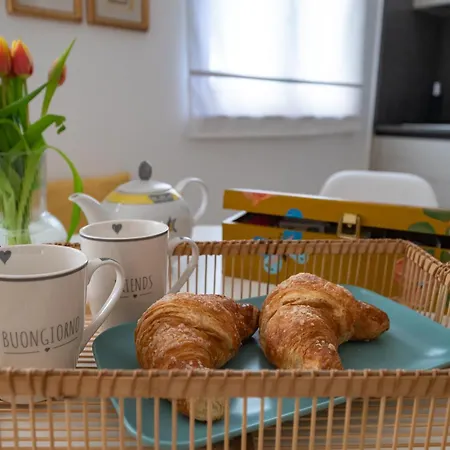 Via Marconi Couette-café